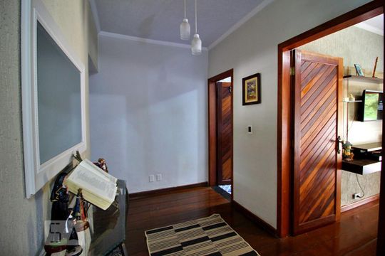 Corredor de casa à venda com 3 quartos, 190m² em Vila Floresta, Santo André