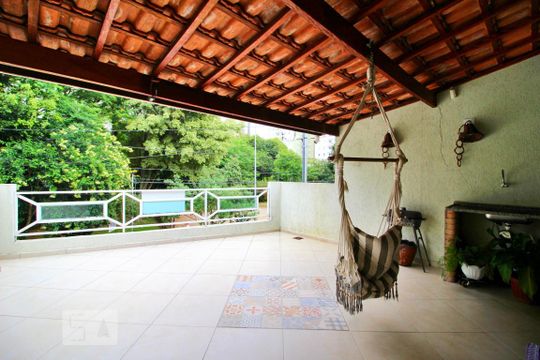 Sacada de casa à venda com 3 quartos, 190m² em Vila Floresta, Santo André