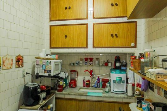 Cozinha  de apartamento à venda com 2 quartos, 132m² em Copacabana, Rio de Janeiro