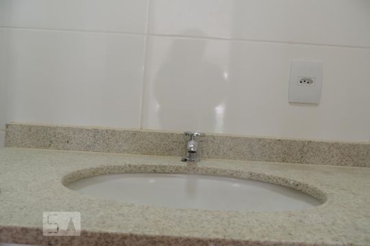 Banheiro da Suíte de apartamento para alugar com 2 quartos, 48m² em Pechincha, Rio de Janeiro