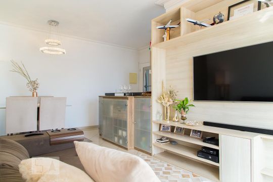 Sala de apartamento para alugar com 2 quartos, 63m² em Vila Alexandria, São Paulo