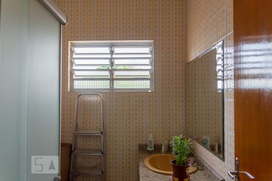 Banheiro da Suíte de casa à venda com 3 quartos, 177m² em Jardim das Acacias, São Bernardo do Campo