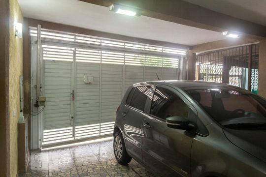 Garagem de casa à venda com 3 quartos, 300m² em Jardim Cidália, São Paulo