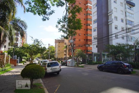 Fachada do bloco de apartamento à venda com 3 quartos, 103m² em Petrópolis, Porto Alegre