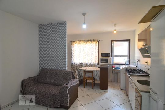 Sala e cozinha de apartamento para alugar com 1 quarto, 65m² em Igara, Canoas