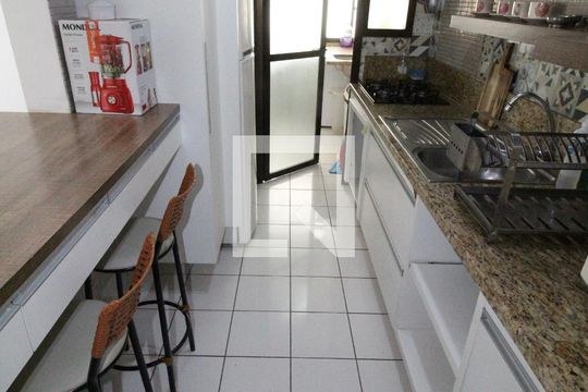 Cozinha de apartamento para alugar com 3 quartos, 85m² em Parque Residencial Aquarius, São José dos Campos