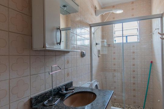 Banheiro de casa à venda com 4 quartos, 154m² em Silveira, Santo André