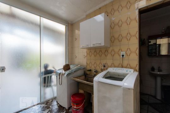 Área de Serviço de casa à venda com 4 quartos, 154m² em Silveira, Santo André