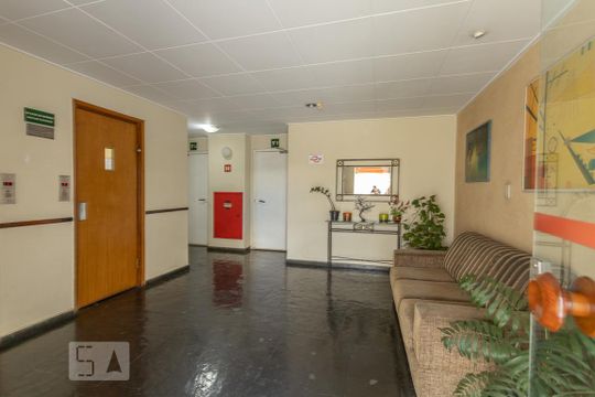 Hall de Entrada de apartamento para alugar com 1 quarto, 37m² em Barra Funda, São Paulo