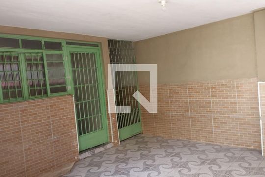 Quintal de casa à venda com 5 quartos, 172m² em Conceição, Osasco