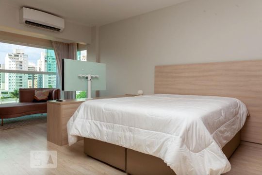 Quarto de kitnet/studio para alugar com 1 quarto, 50m² em Morada da Colina, Uberlândia