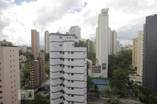 Vista da varanda de apartamento para alugar com 1 quarto, 65m² em Vila Andrade, São Paulo