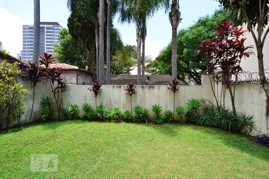 Quintal de casa à venda com 4 quartos, 400m² em Vila Nova Caledônia, São Paulo