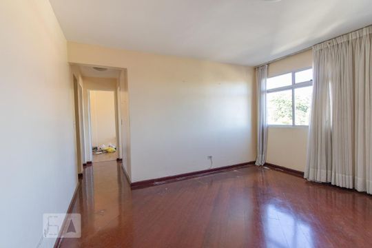 Sala de apartamento para alugar com 3 quartos, 66m² em Novo Mundo, Curitiba