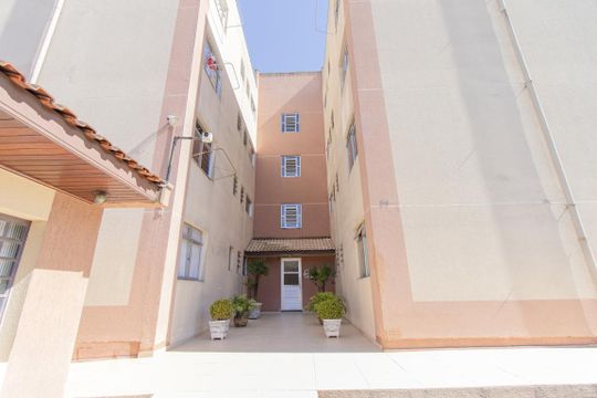 Fachada do bloco de apartamento para alugar com 3 quartos, 66m² em Novo Mundo, Curitiba