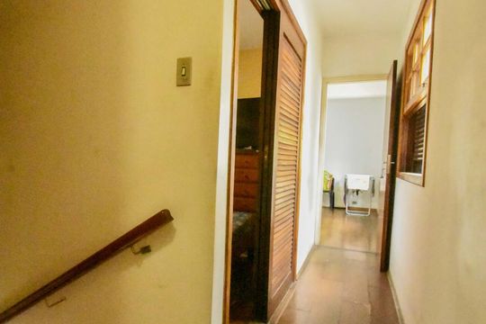 Corredor Superior de casa à venda com 3 quartos, 180m² em Itaim Bibi, São Paulo