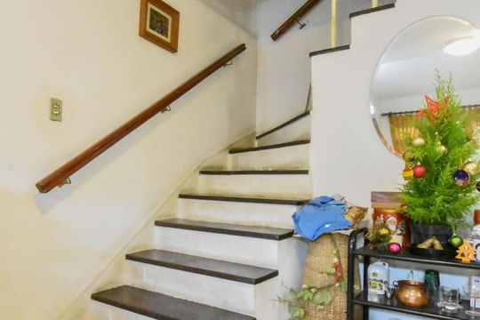 Escada Sobrado de casa à venda com 3 quartos, 180m² em Itaim Bibi, São Paulo