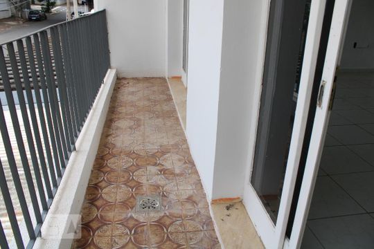 Sacada de casa à venda com 3 quartos, 190m² em Bonfim, Campinas