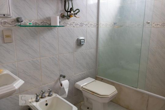 Banheiro da Suíte de apartamento à venda com 3 quartos, 250m² em Barra da Tijuca, Rio de Janeiro