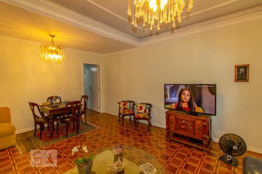 Casa para alugar com 3 quartos, 300m² em Vila Regente Feijó, São Paulo