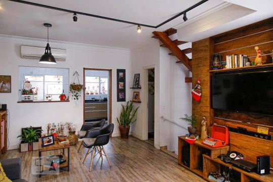 Casa de Condomínio à venda com 4 quartos, 220m² em Jardim Avelino, São Paulo