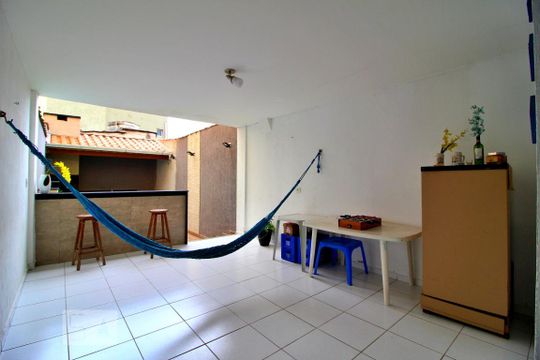 Quintal de casa à venda com 2 quartos, 230m² em Parque Oratorio, Santo André