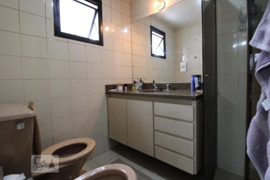 Banheiro da suíte de apartamento para alugar com 3 quartos, 98m² em Cidade Monções, São Paulo