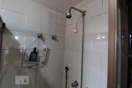 Chuveiro banheiro da suíte de apartamento à venda com 3 quartos, 98m² em Cidade Monções, São Paulo