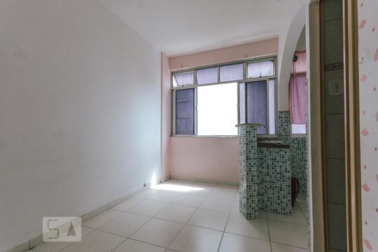 Sala/Cozinha de kitnet/studio para alugar com 1 quarto, 30m² em Centro, Salvador