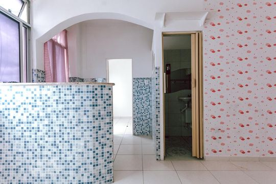 Sala/Cozinha de kitnet/studio para alugar com 1 quarto, 30m² em Centro, Salvador