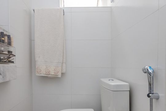Banheiro da Suíte 1 de apartamento para alugar com 2 quartos, 75m² em Coracao de Jesus, Belo Horizonte
