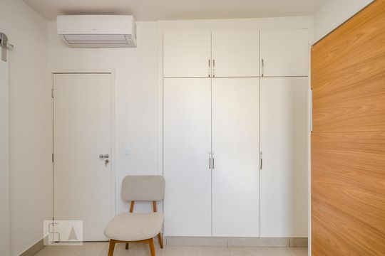 Suíte 2 de apartamento para alugar com 2 quartos, 75m² em Coracao de Jesus, Belo Horizonte