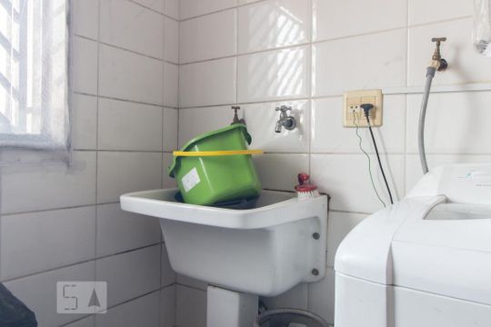Área de serviço de casa à venda com 3 quartos, 149m² em Jardim Piqueroby, São Paulo