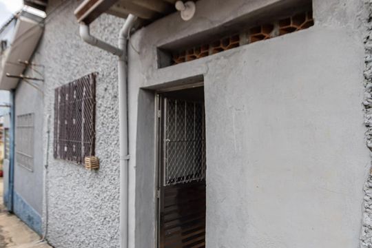 Fachada de casa para alugar com 1 quarto, 50m² em Penha de França, São Paulo