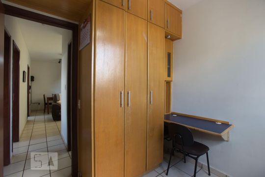 Apartamento para alugar com 3 quartos, 54m² em Jardim Paulistano, Ribeirão Preto