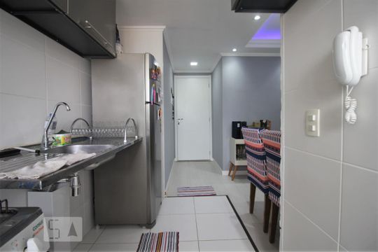 Cozinha de apartamento para alugar com 2 quartos, 41m² em Vila Andrade, São Paulo