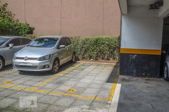Garagem de apartamento para alugar com 2 quartos, 67m² em Fundação, São Caetano do Sul