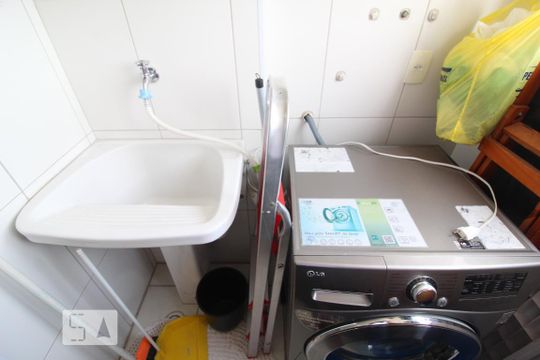 Área serviço de apartamento para alugar com 2 quartos, 69m² em Fundação, São Caetano do Sul