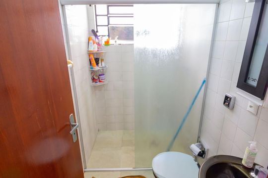 Banheiro de casa à venda com 4 quartos, 123m² em Vila Antônio, São Paulo