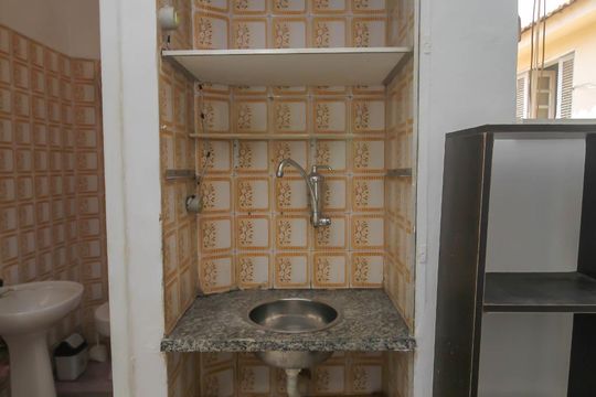 Cozinha de kitnet/studio para alugar com 1 quarto, 12m² em Centro, Rio de Janeiro