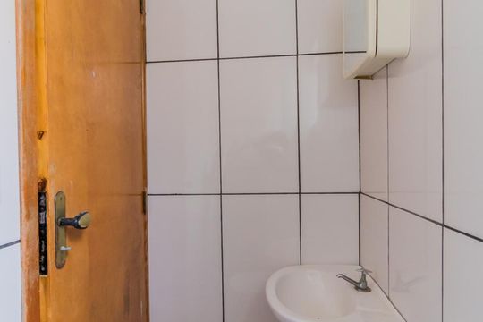 Banheiro da Suíte 1 de casa de condomínio à venda com 2 quartos, 66m² em Vila Buenos Aires, São Paulo