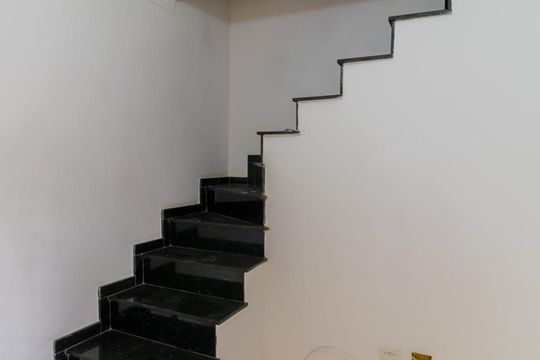 Escada de casa de condomínio à venda com 2 quartos, 66m² em Vila Buenos Aires, São Paulo