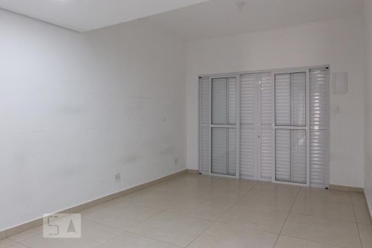 Suíte de casa para alugar com 3 quartos, 320m² em Água Branca, São Paulo