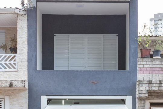 Fachada de casa para alugar com 3 quartos, 320m² em Água Branca, São Paulo