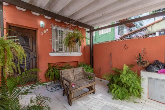 Fachada de casa à venda com 2 quartos, 120m² em Vila Madalena, São Paulo