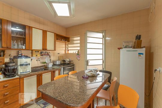 Cozinha de apartamento à venda com 2 quartos, 80m² em Lapa, São Paulo