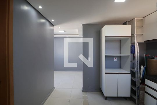 Cozinha e Área de Serviço de apartamento à venda com 2 quartos, 53m² em Olaria, Canoas