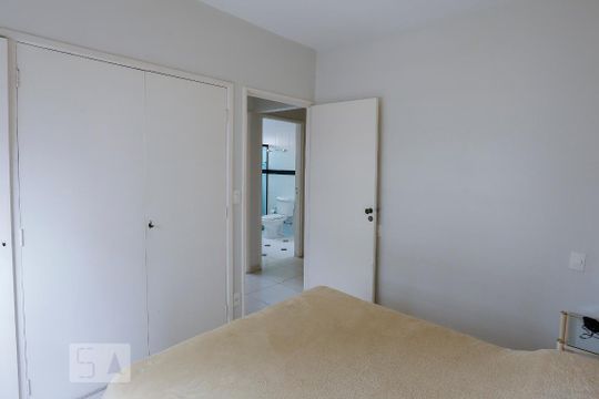 Suíte de apartamento para alugar com 2 quartos, 80m² em Vila Nova Conceição, São Paulo