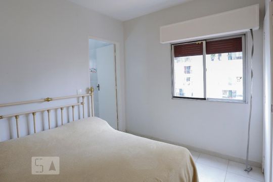 Suíte de apartamento para alugar com 2 quartos, 80m² em Vila Nova Conceição, São Paulo