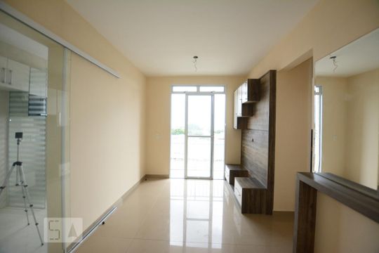 Apartamento à venda com 2 quartos, 65m² em Parada de Lucas, Rio de Janeiro